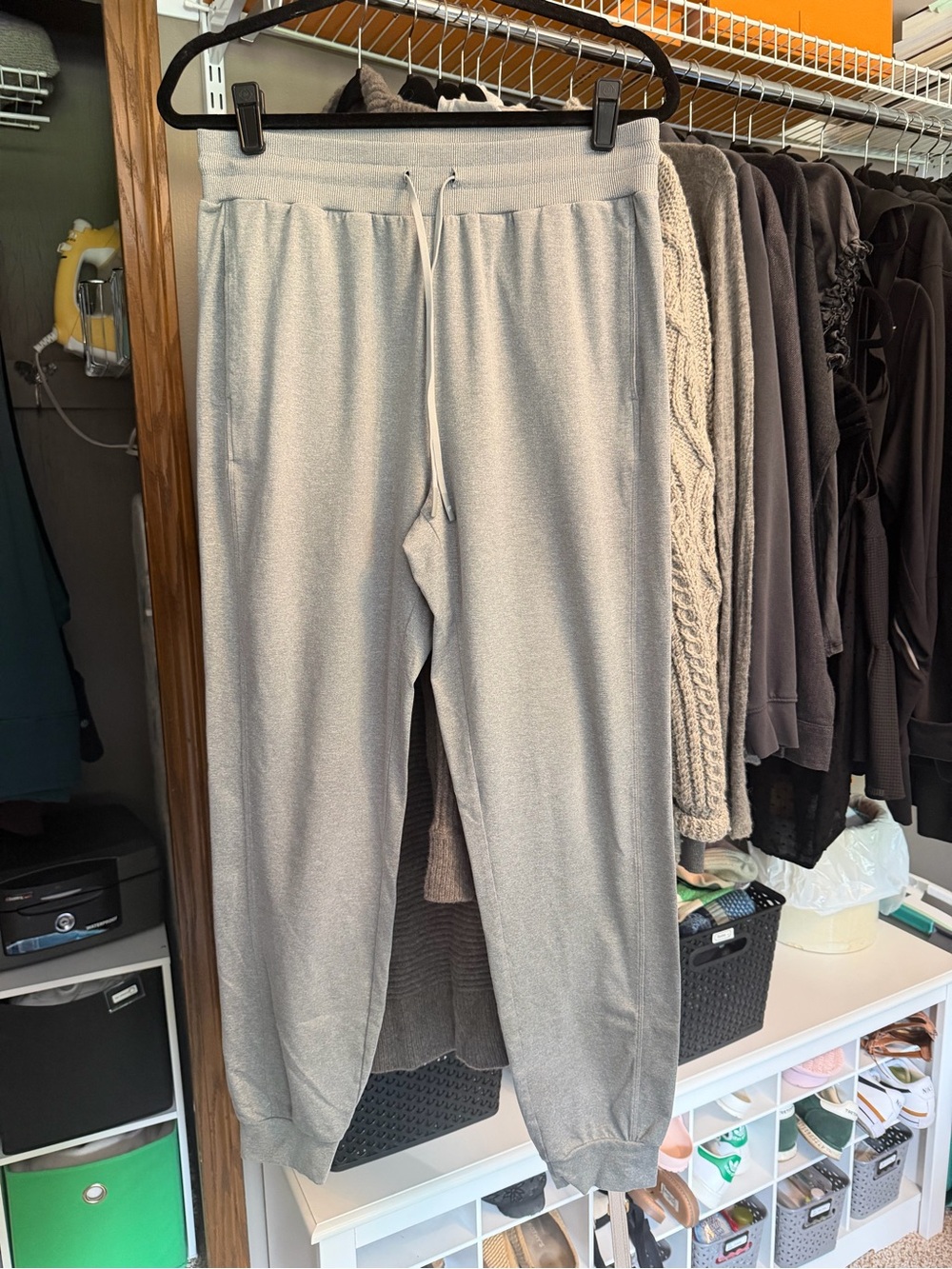 Fabletics Light Gray Women’s Jogger Track Pants